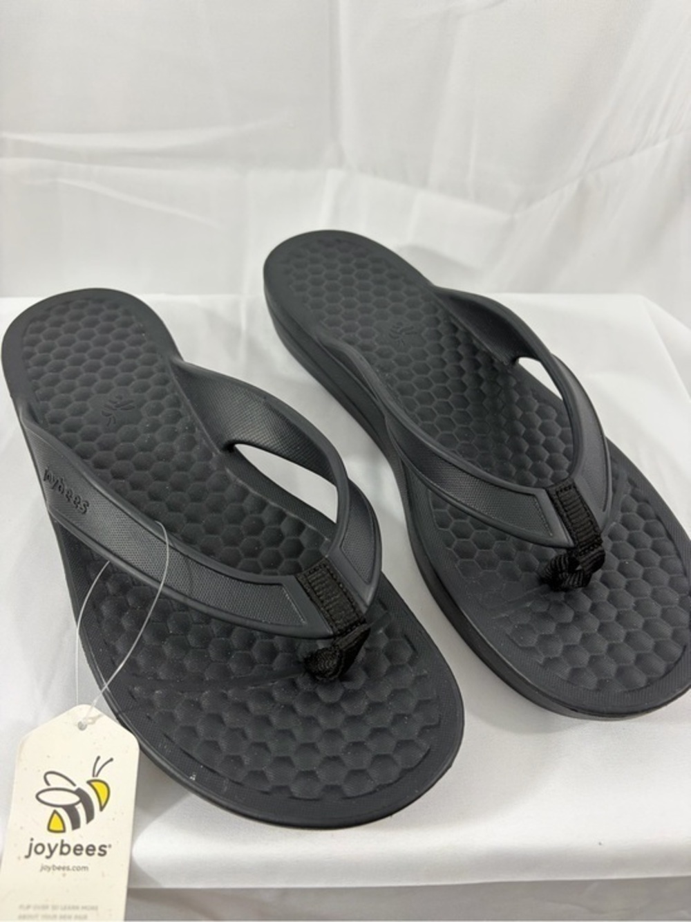 NWT Joybees Women’s Size 11 Black Comfy Honeycomb Flip Flop Sandals